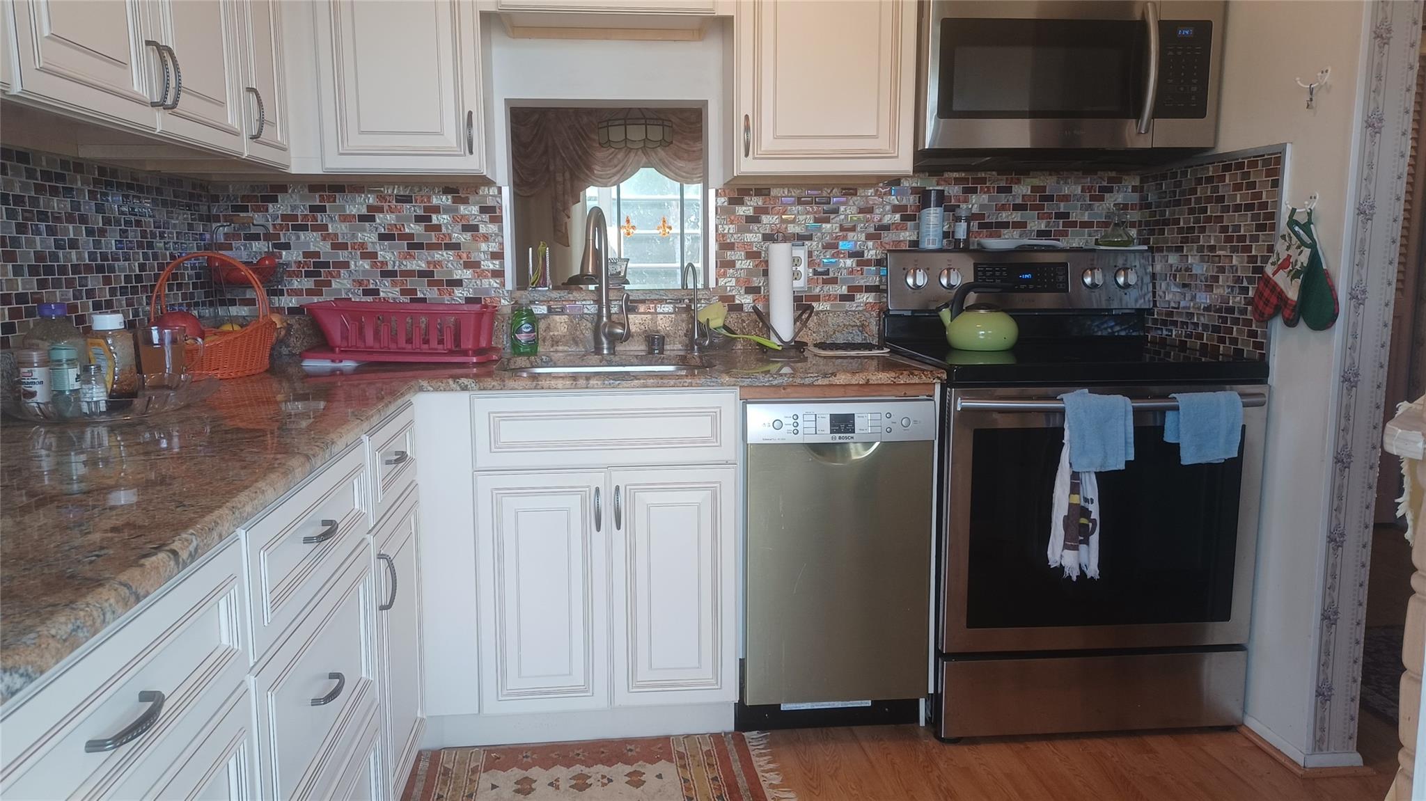 VILLAGE ROYALE CONDO 4 - Residential Lease