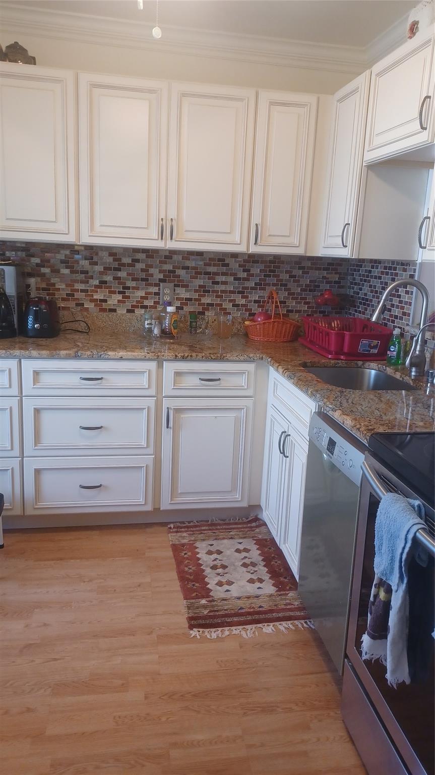 VILLAGE ROYALE CONDO 4 - Residential Lease