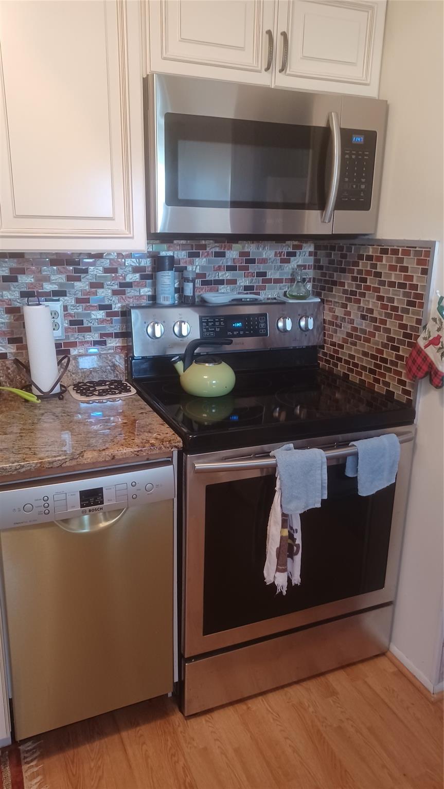 VILLAGE ROYALE CONDO 4 - Residential Lease