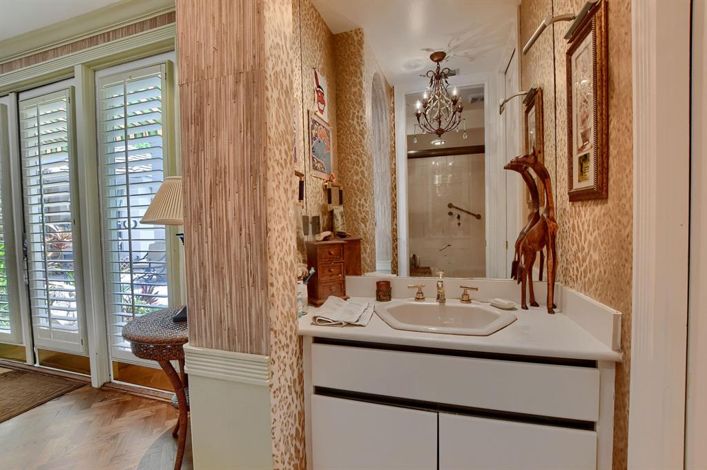 VINTAGE PLACE - Residential