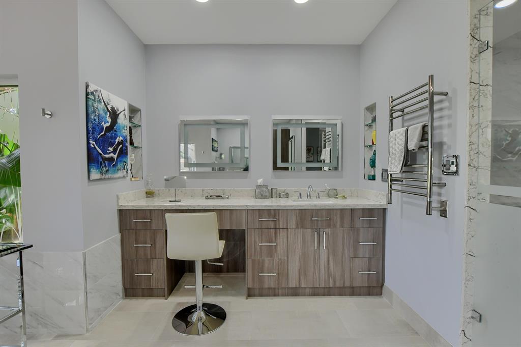 VINTAGE PLACE - Residential