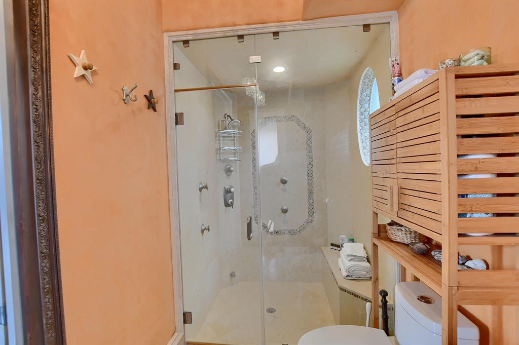 VINTAGE PLACE - Residential