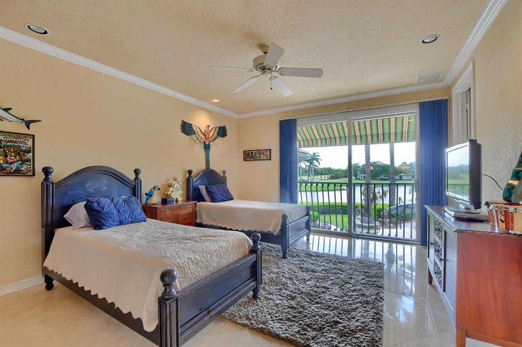 VINTAGE PLACE - Residential