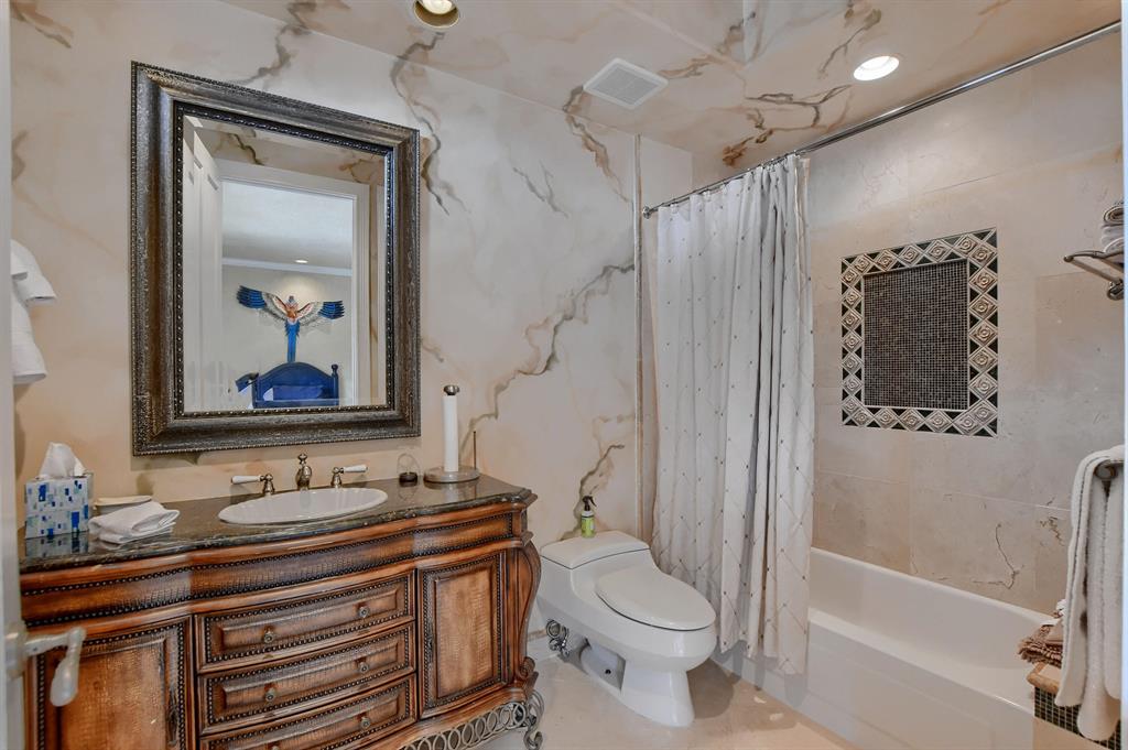 VINTAGE PLACE - Residential