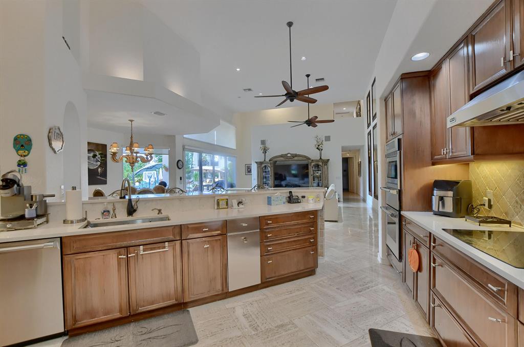 VINTAGE PLACE - Residential