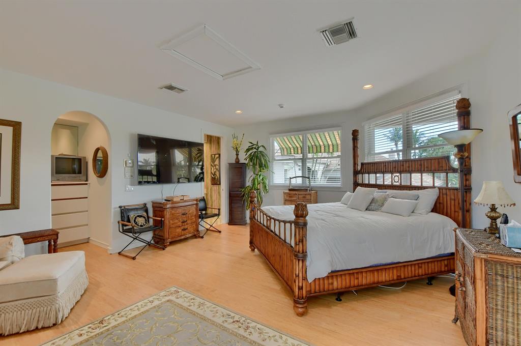 VINTAGE PLACE - Residential