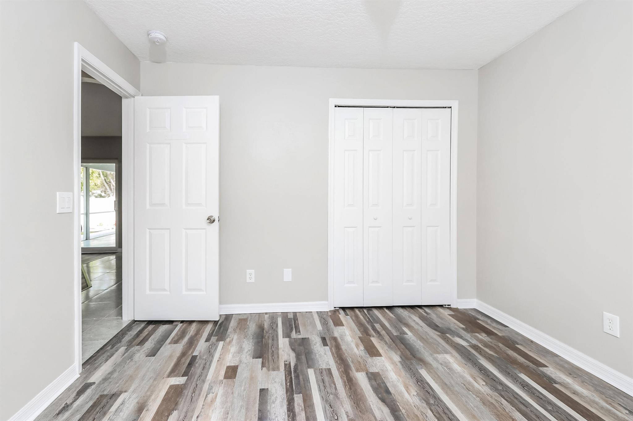 PORT ST LUCIE SECTION 4 - Residential Lease