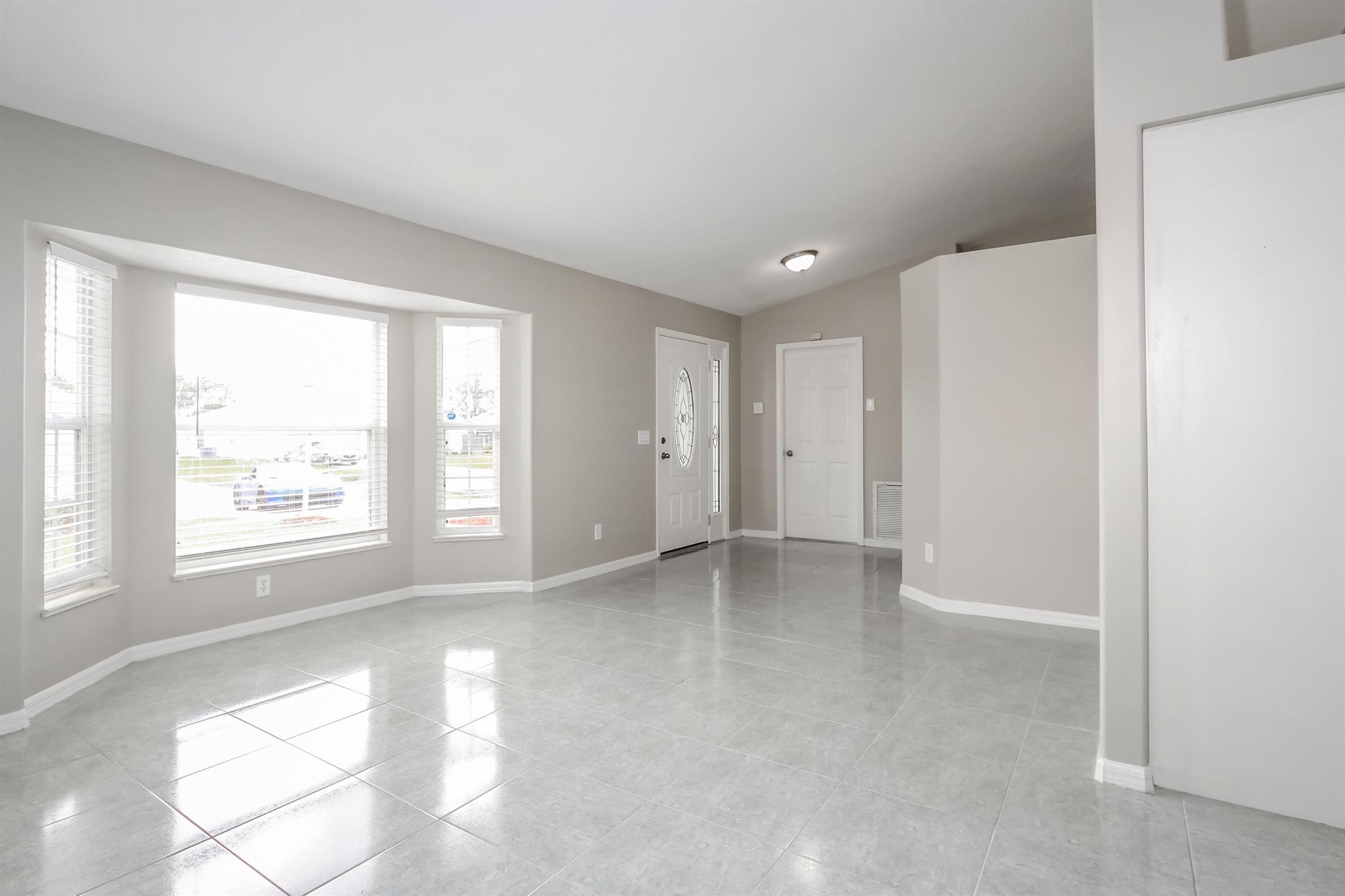 PORT ST LUCIE SECTION 4 - Residential Lease