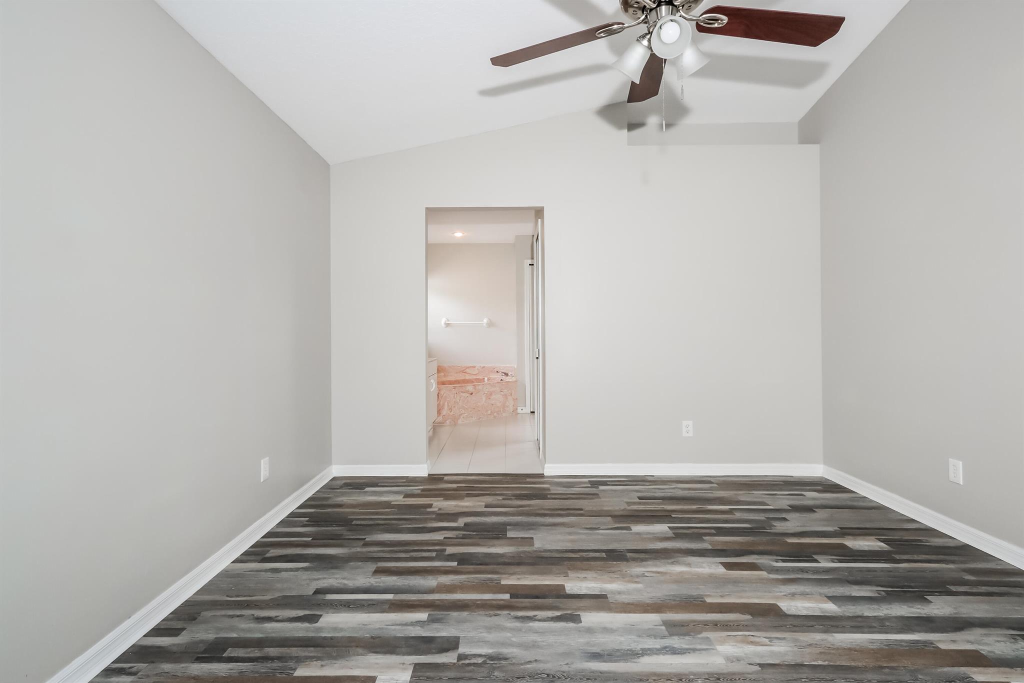 PORT ST LUCIE SECTION 4 - Residential Lease