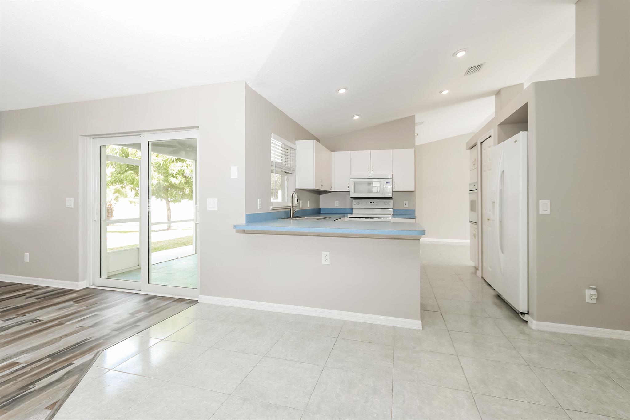 PORT ST LUCIE SECTION 4 - Residential Lease