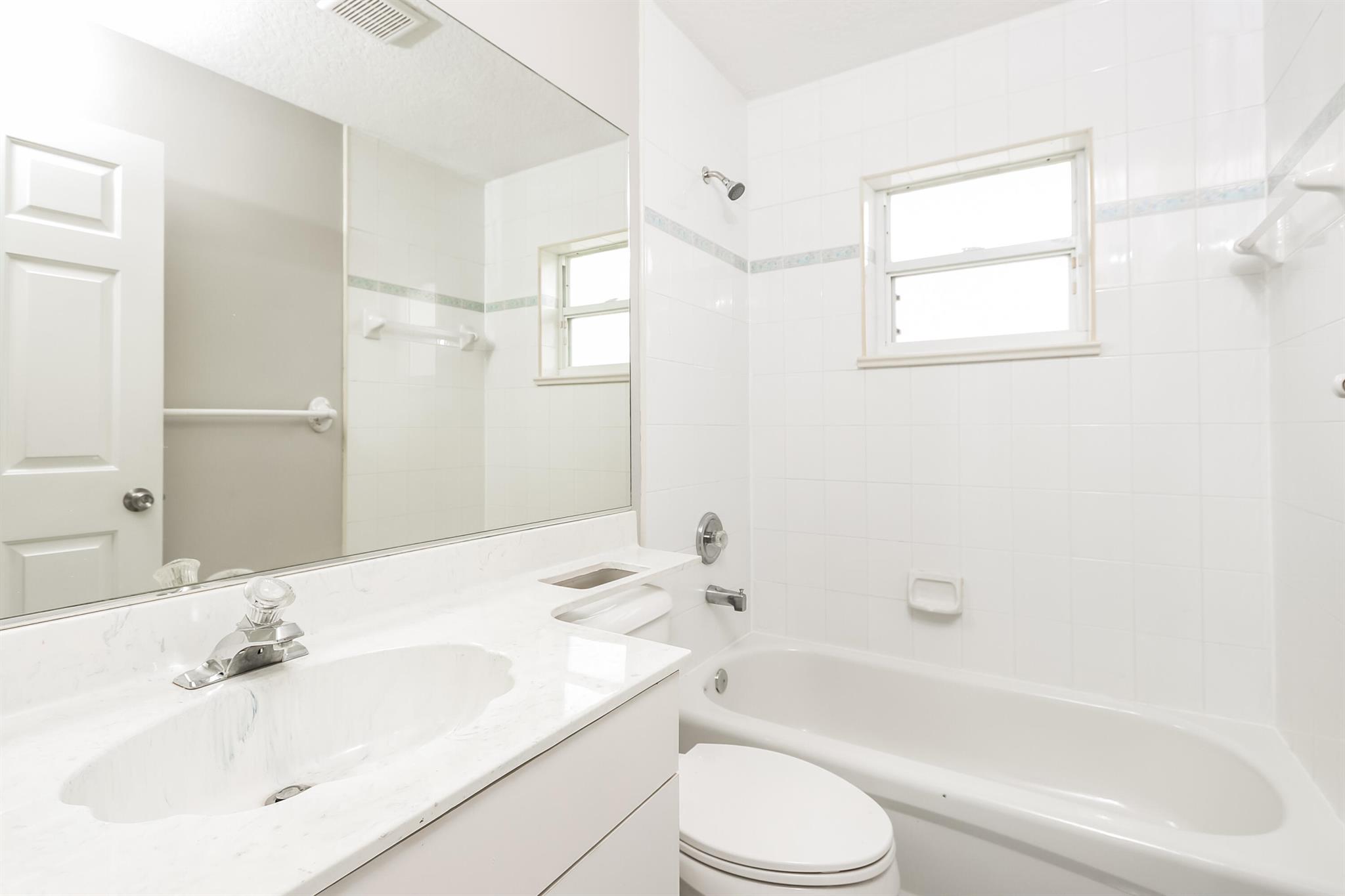 PORT ST LUCIE SECTION 4 - Residential Lease