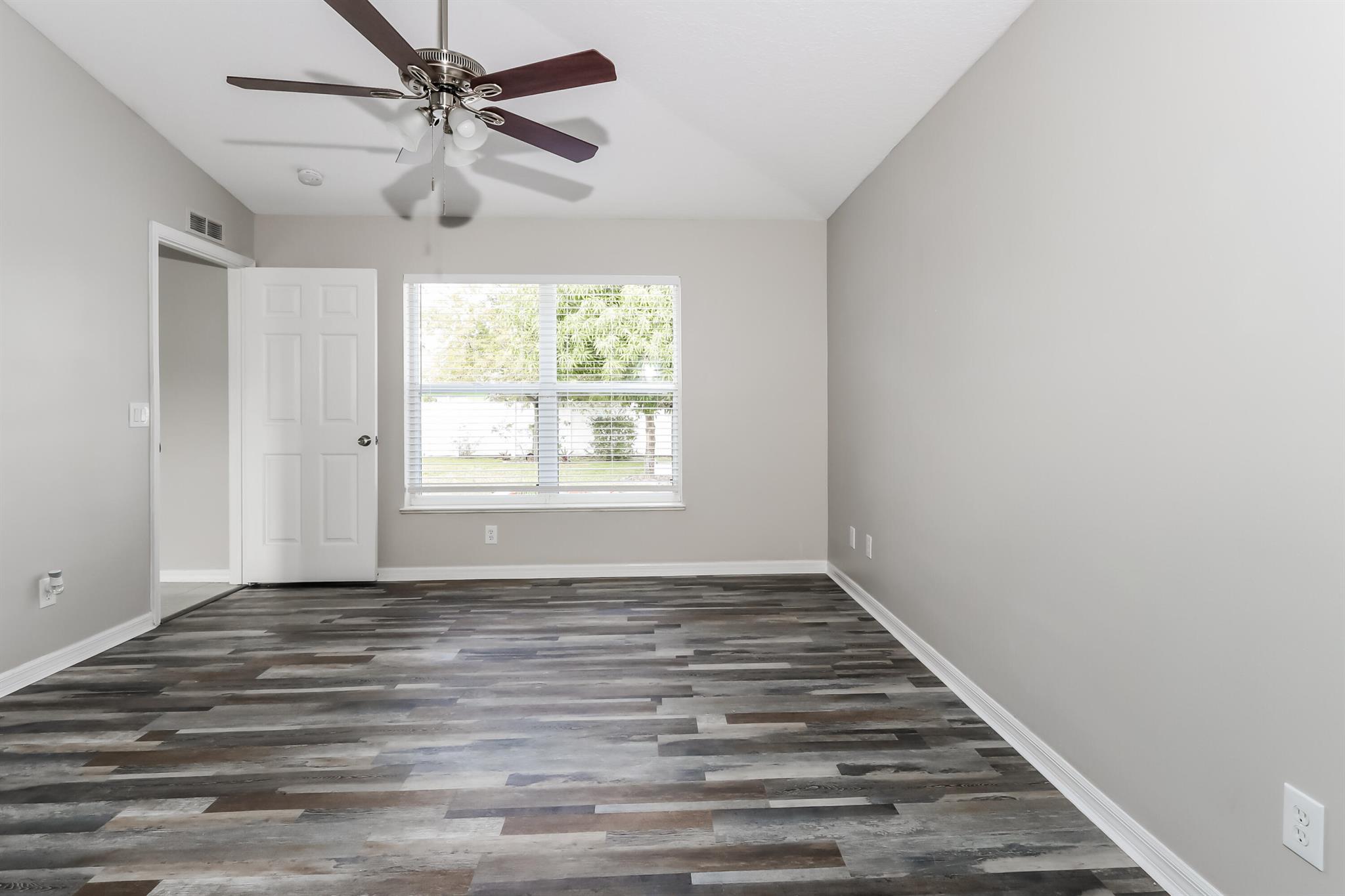 PORT ST LUCIE SECTION 4 - Residential Lease