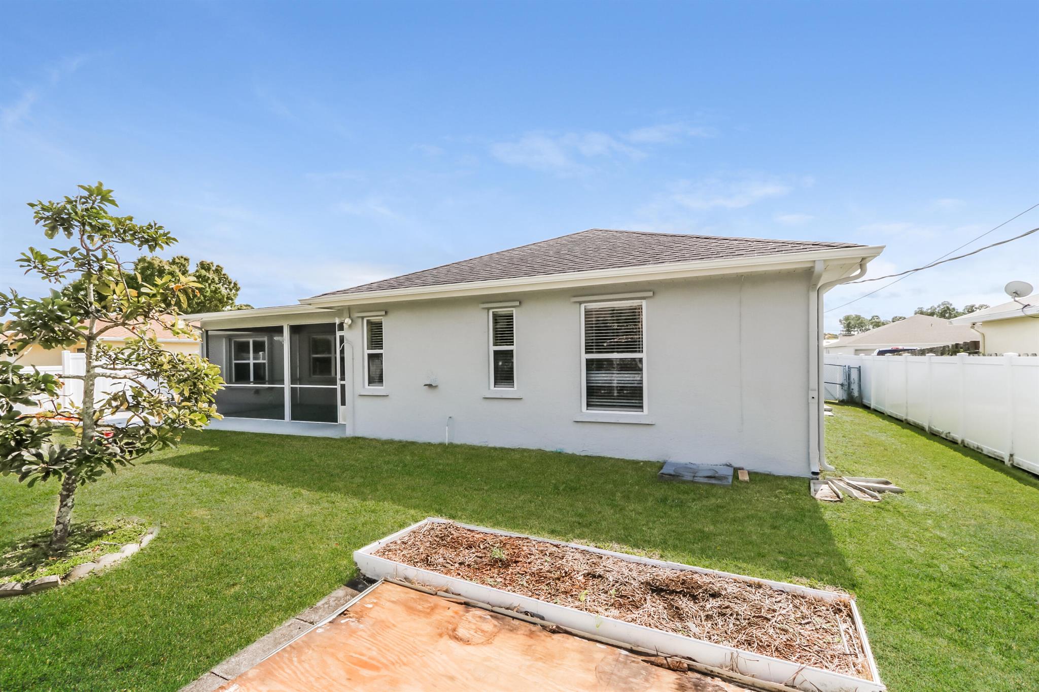 PORT ST LUCIE SECTION 4 - Residential Lease