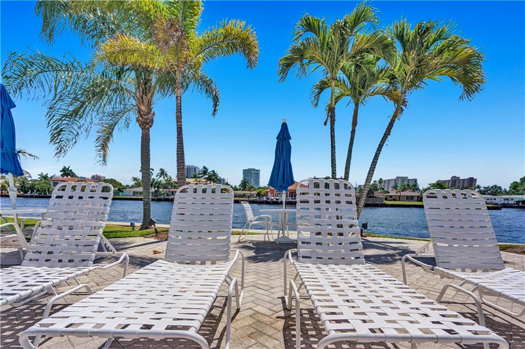 BAY COLONY CLUB - Residential