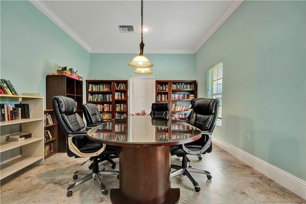 BAY COLONY CLUB - Residential