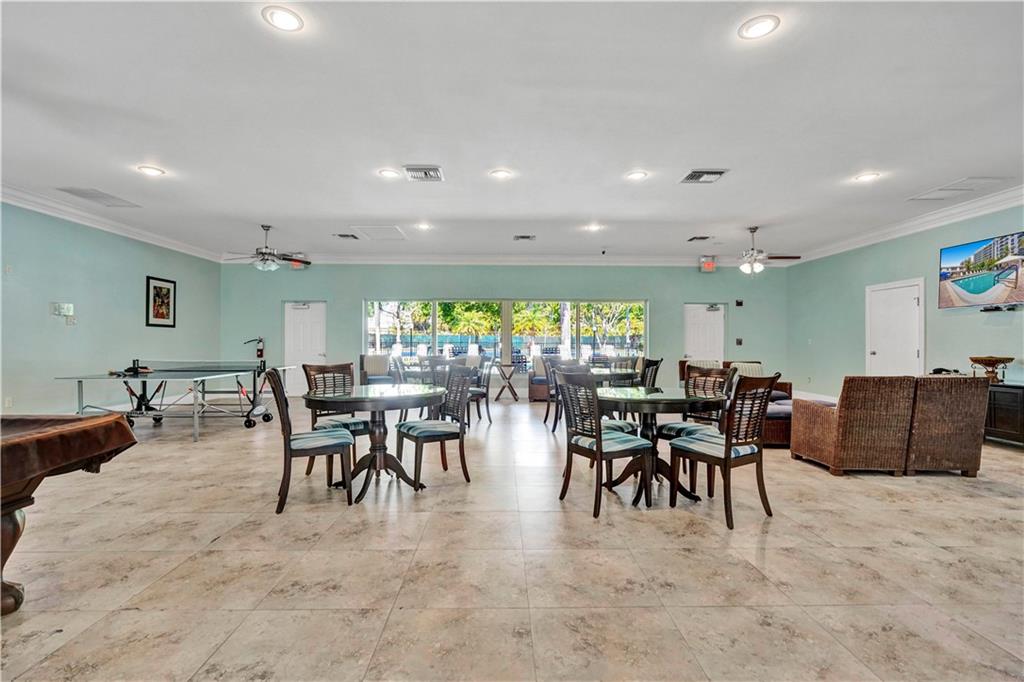 BAY COLONY CLUB - Residential