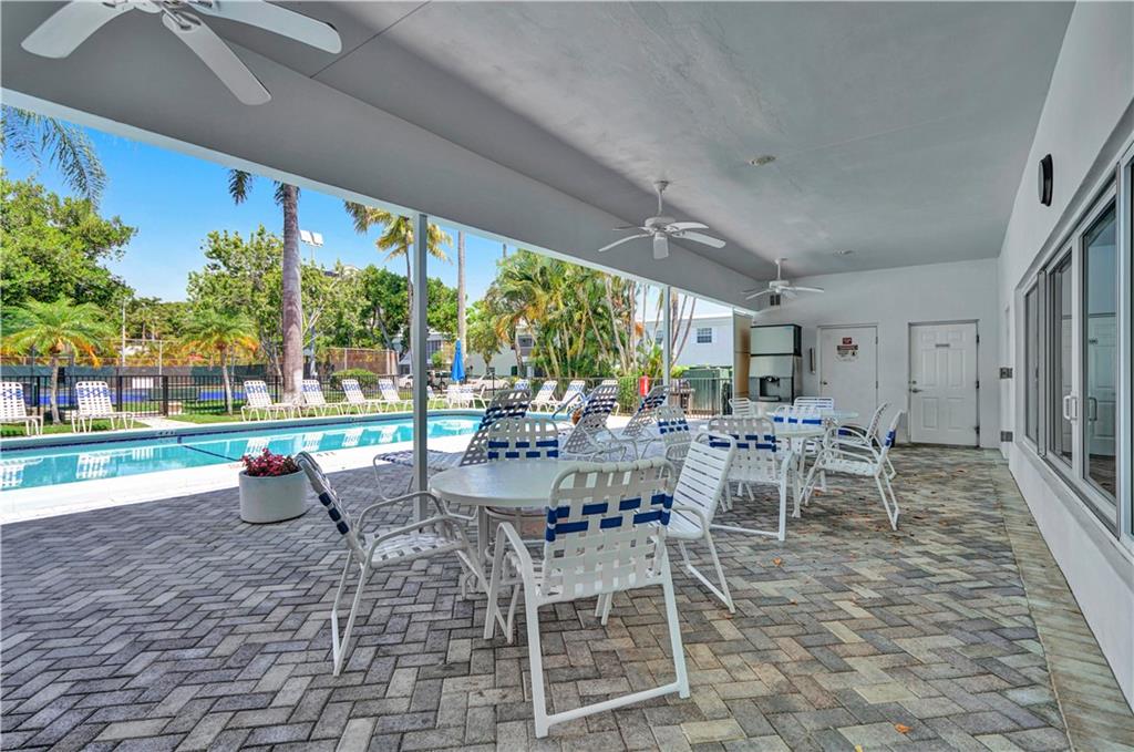 BAY COLONY CLUB - Residential