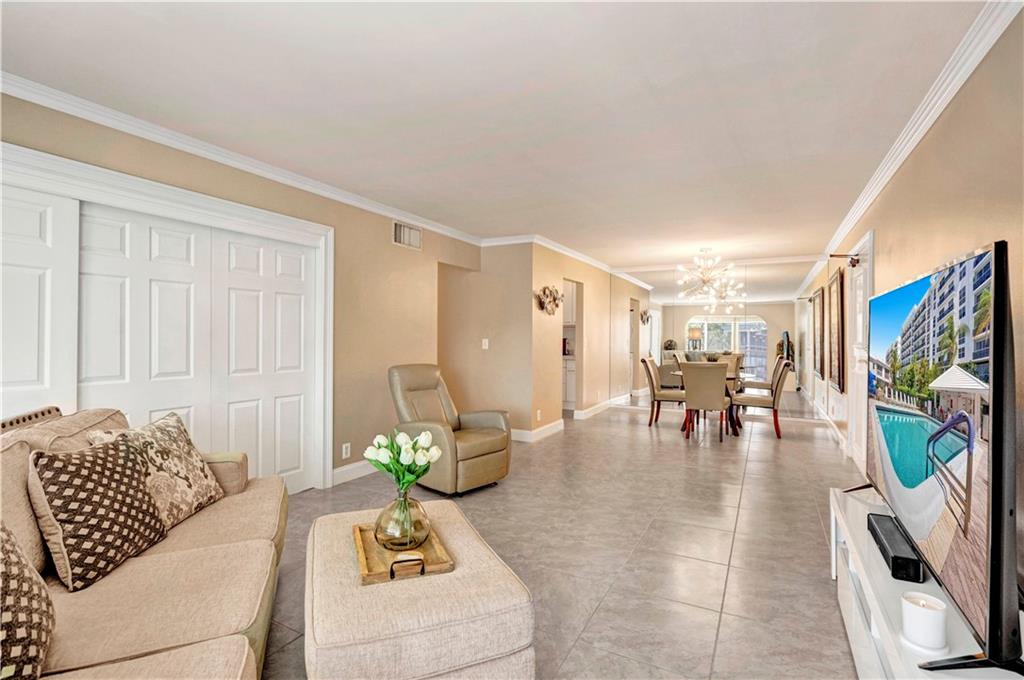 BAY COLONY CLUB - Residential