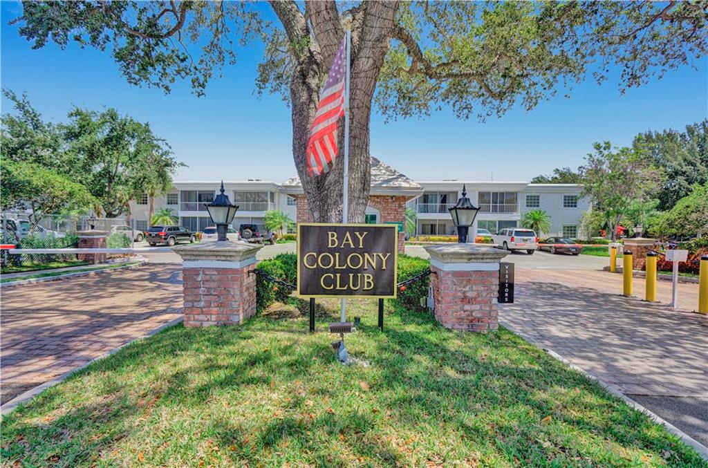 BAY COLONY CLUB - Residential