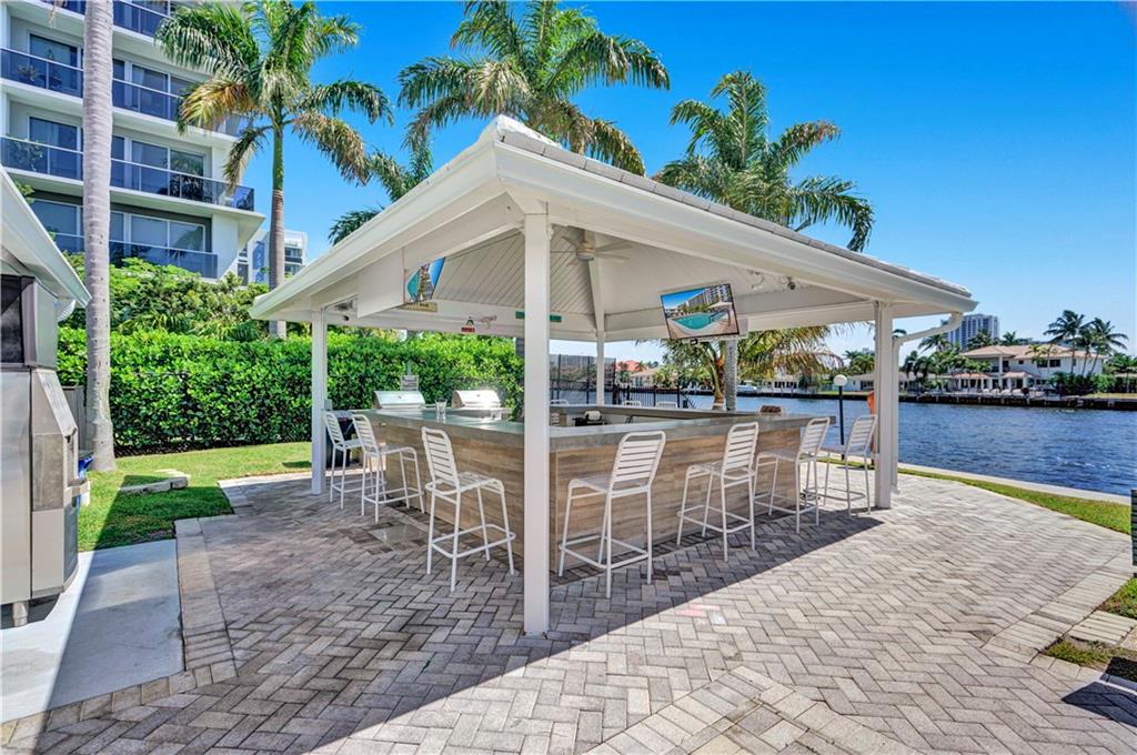 BAY COLONY CLUB - Residential