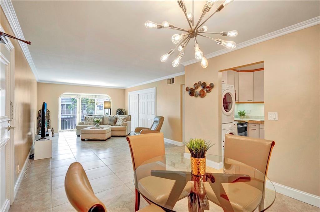 BAY COLONY CLUB - Residential