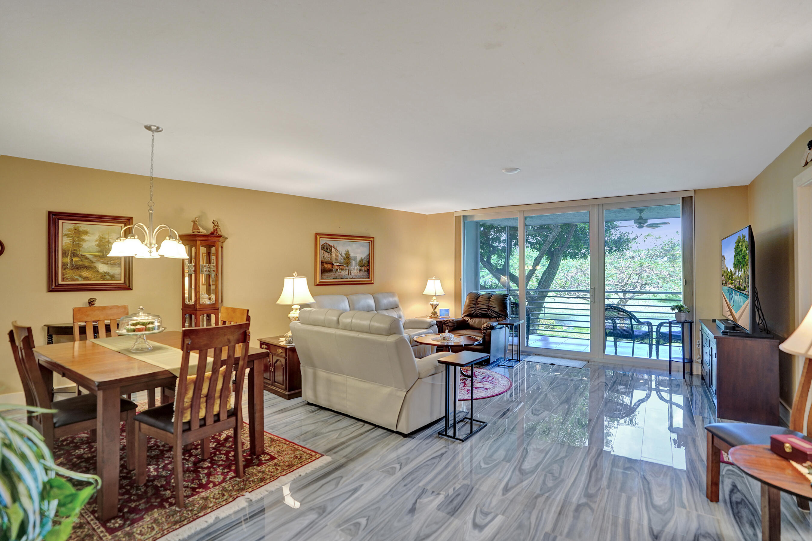 NO 117 PALM-AIRE COUNTRY CLUB - Residential