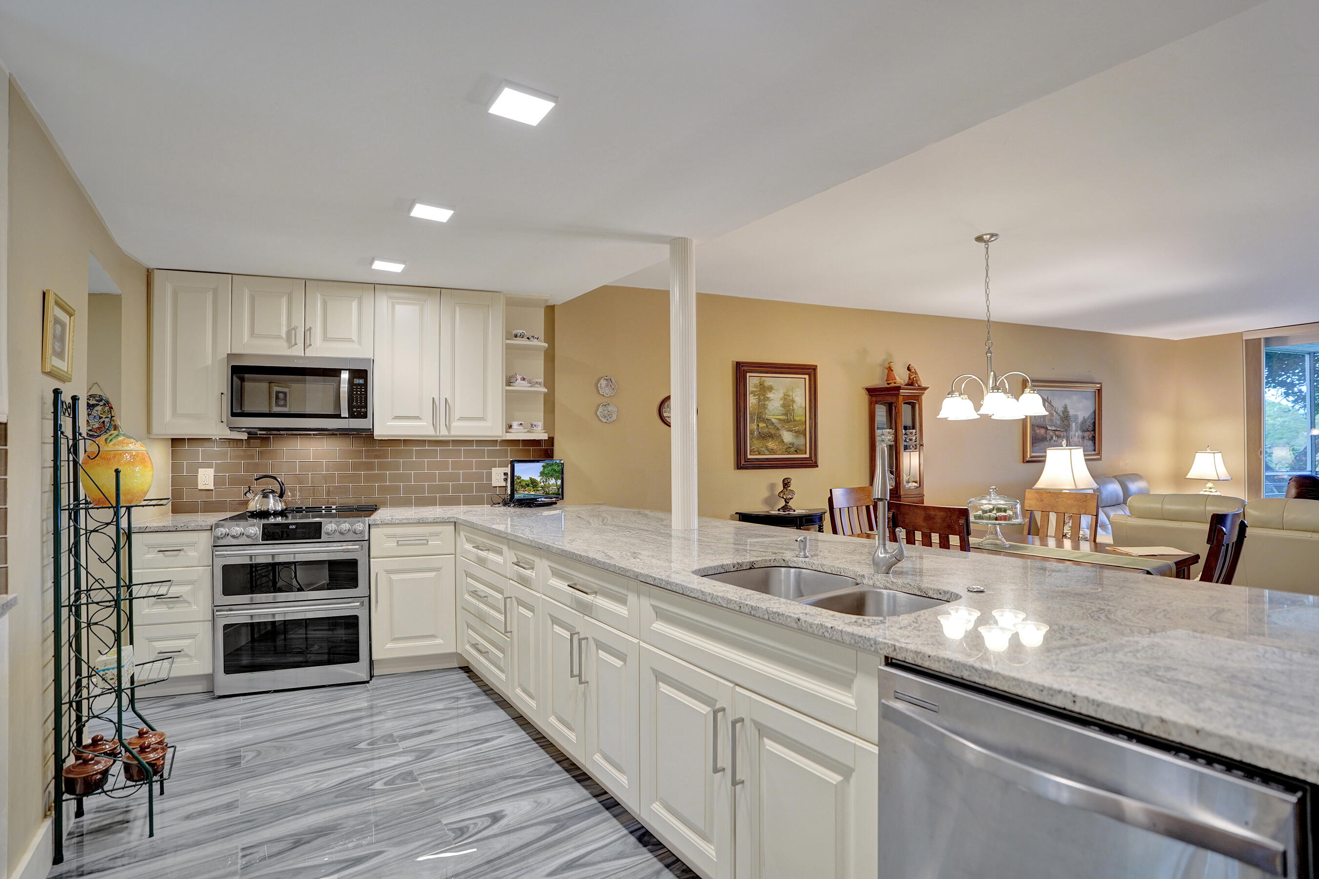 NO 117 PALM-AIRE COUNTRY CLUB - Residential