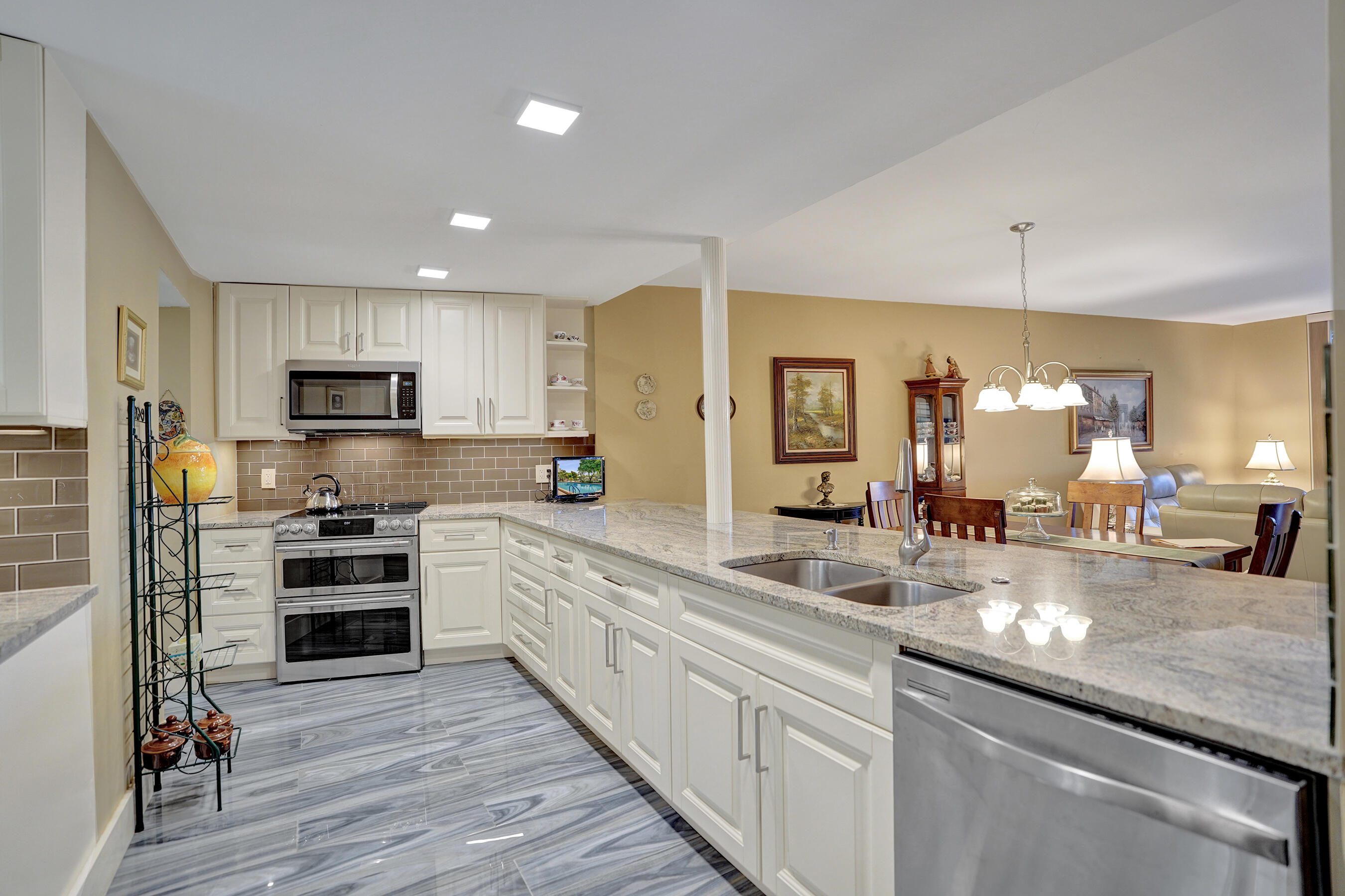 NO 117 PALM-AIRE COUNTRY CLUB - Residential