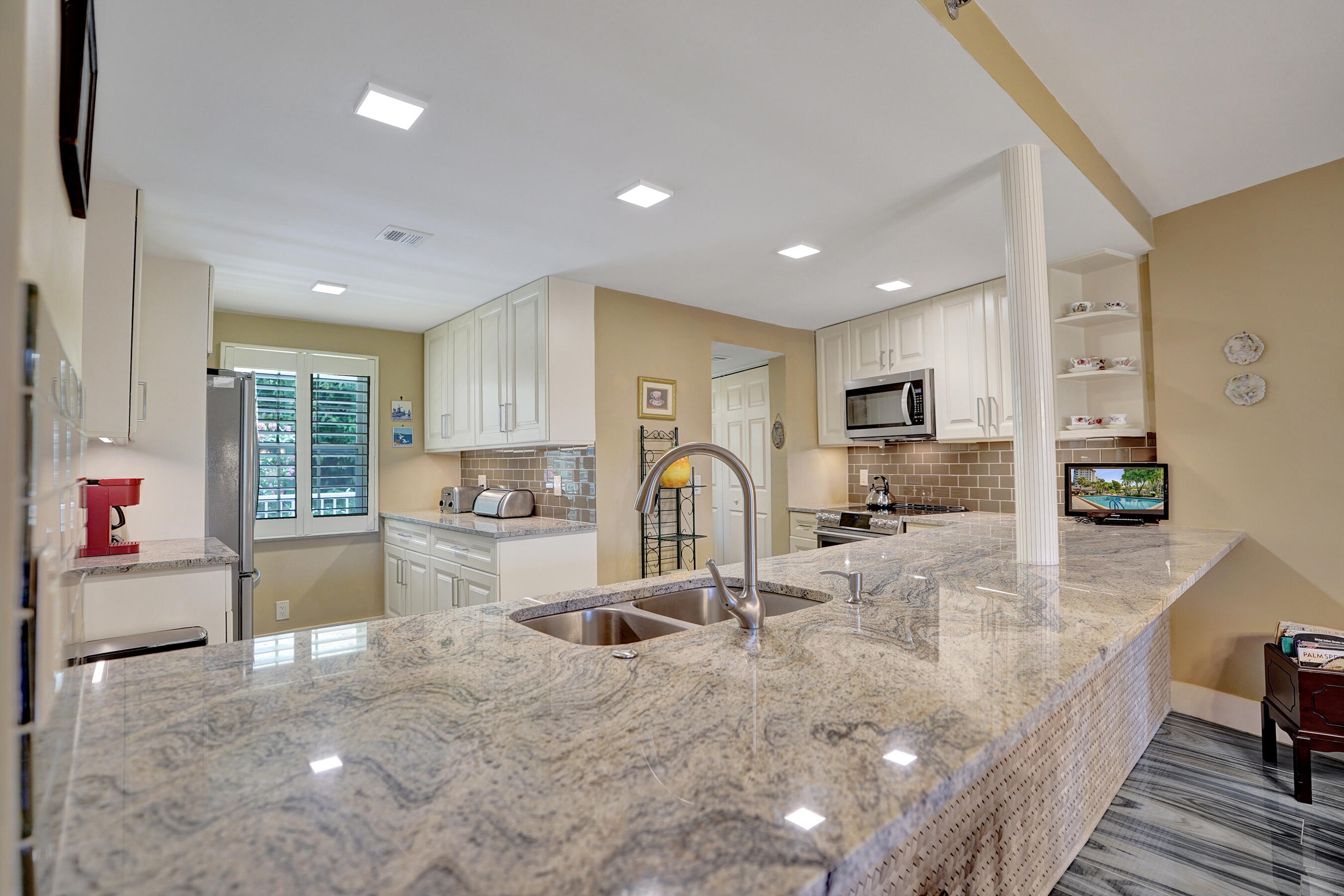 NO 117 PALM-AIRE COUNTRY CLUB - Residential