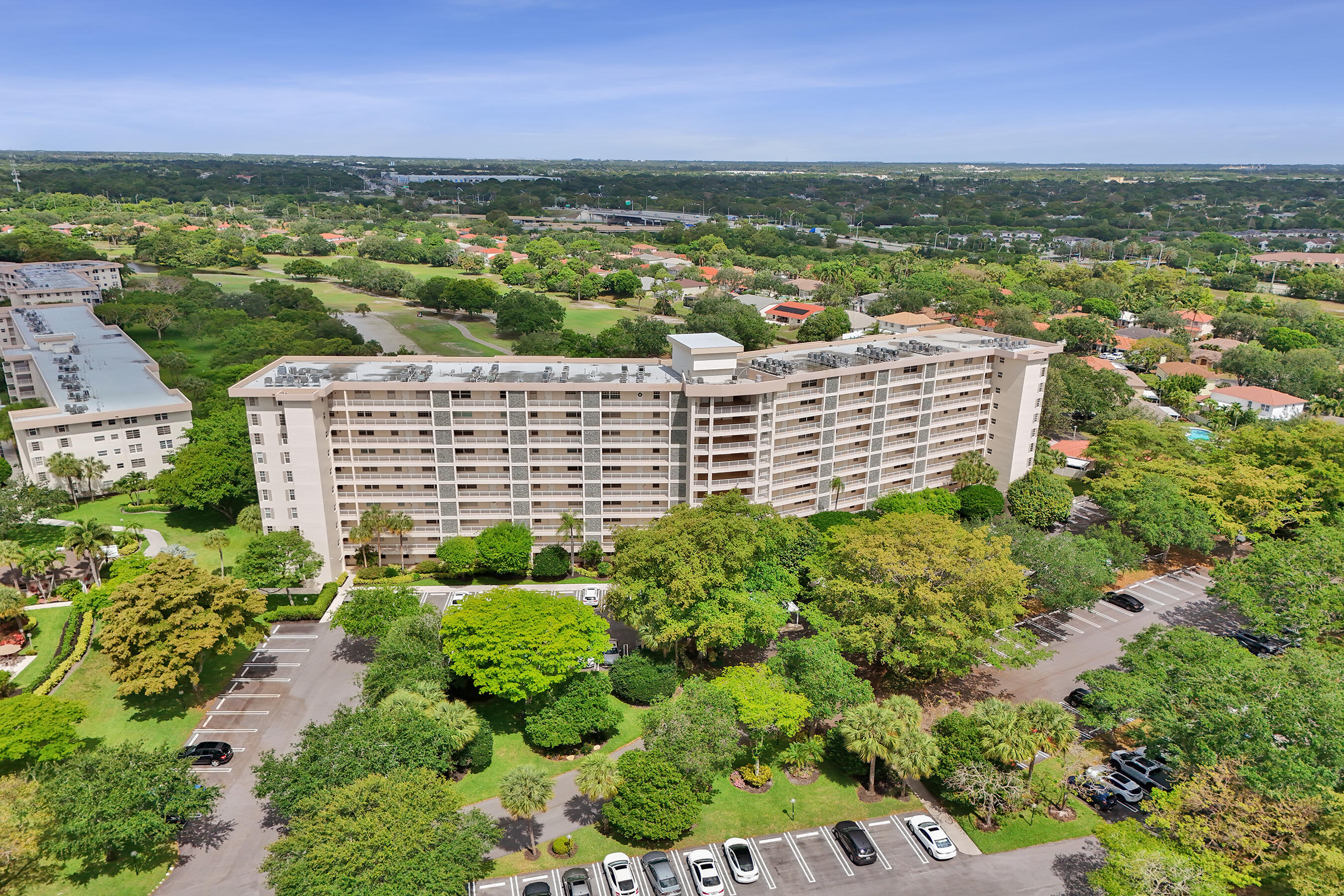 NO 117 PALM-AIRE COUNTRY CLUB - Residential