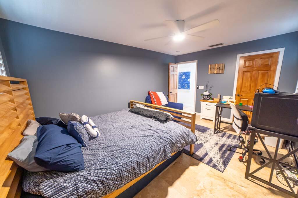 SEA GATE HARBOR - Residential