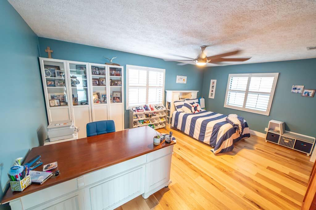 SEA GATE HARBOR - Residential