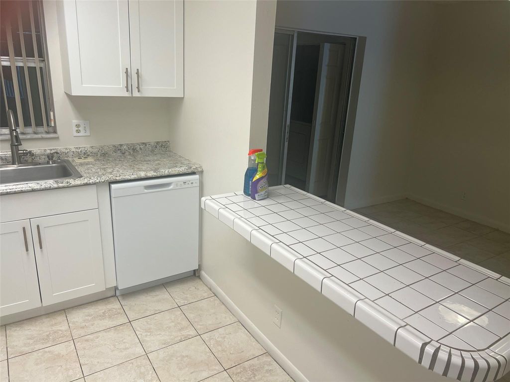 Photo of 6548 SW 41 Street, Davie, FL 33314 (MLS # F10552689)