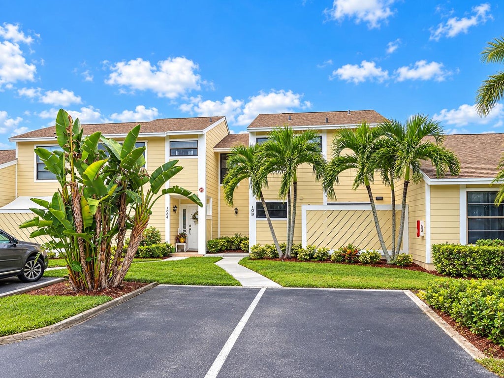 Photo of 502 Lakewood Drive #10B, Jupiter, FL 33458 (MLS # B26078144)