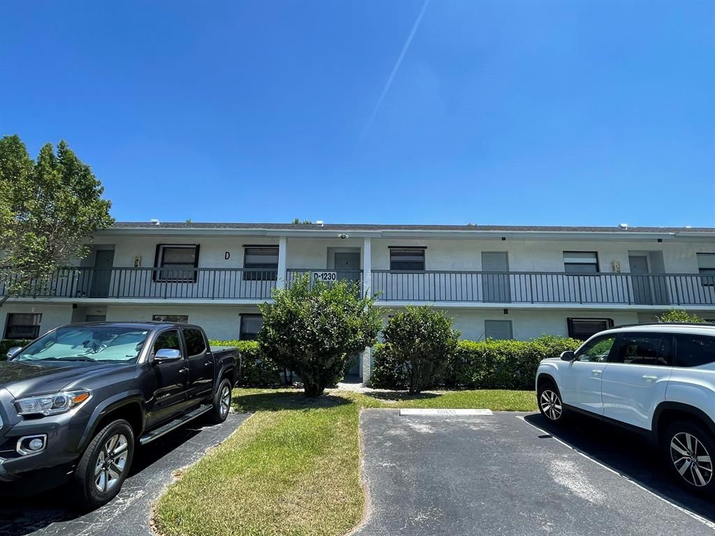 Photo of 1230 SE Parkview Place #D3, Stuart, FL 34994 (MLS # R10890654)
