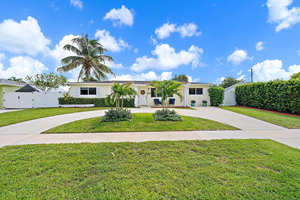 Photo of 544 FLOTILLA Road, North Palm Beach, FL 33408 (MLS # B26094500)
