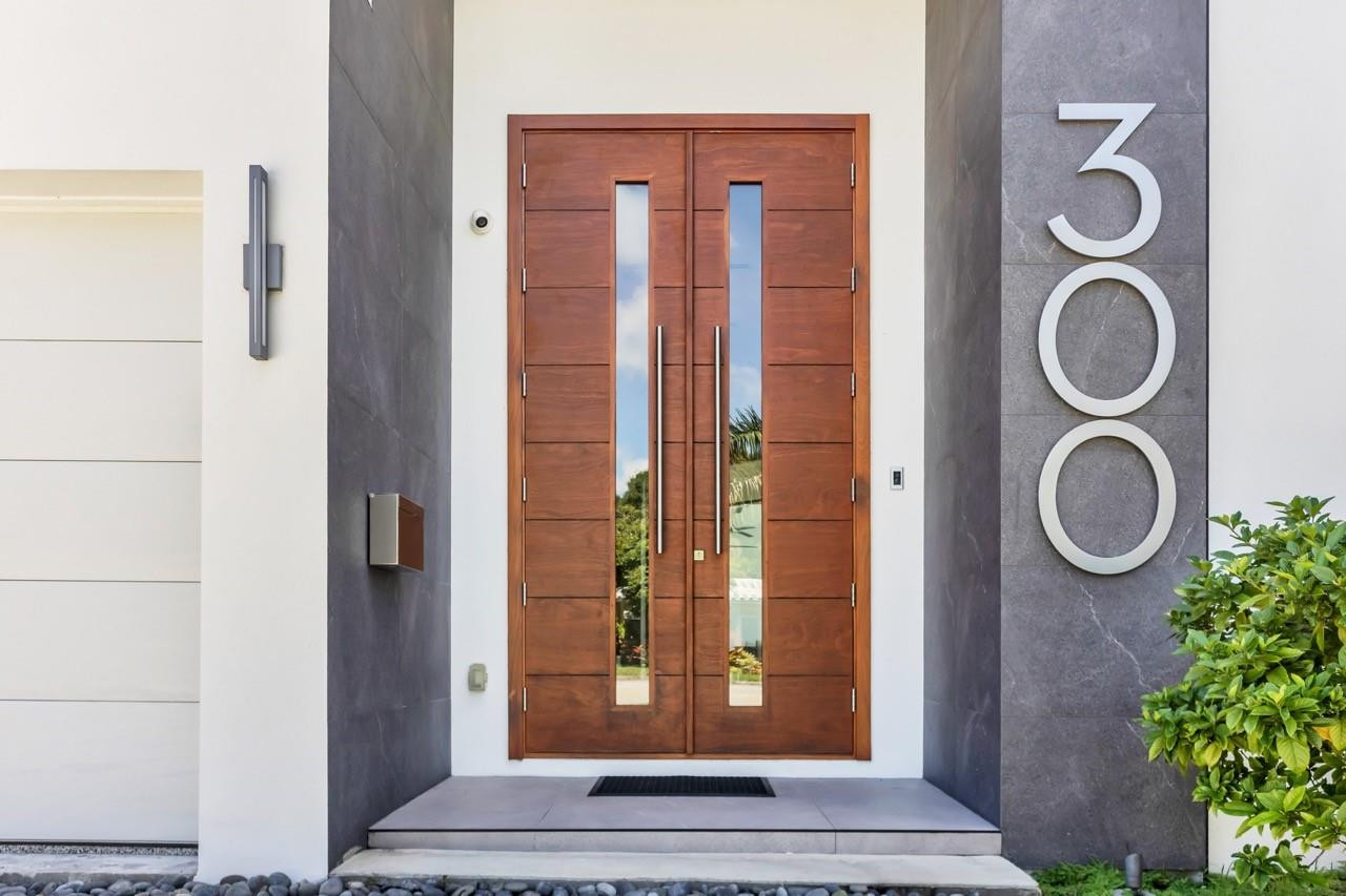 300 NE 21st Court