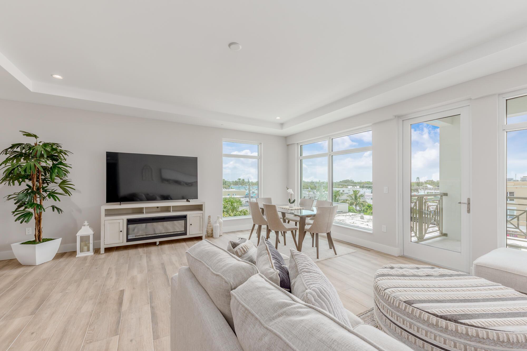 SAILFISH COVE CONDOMINIUM - Residential Lease