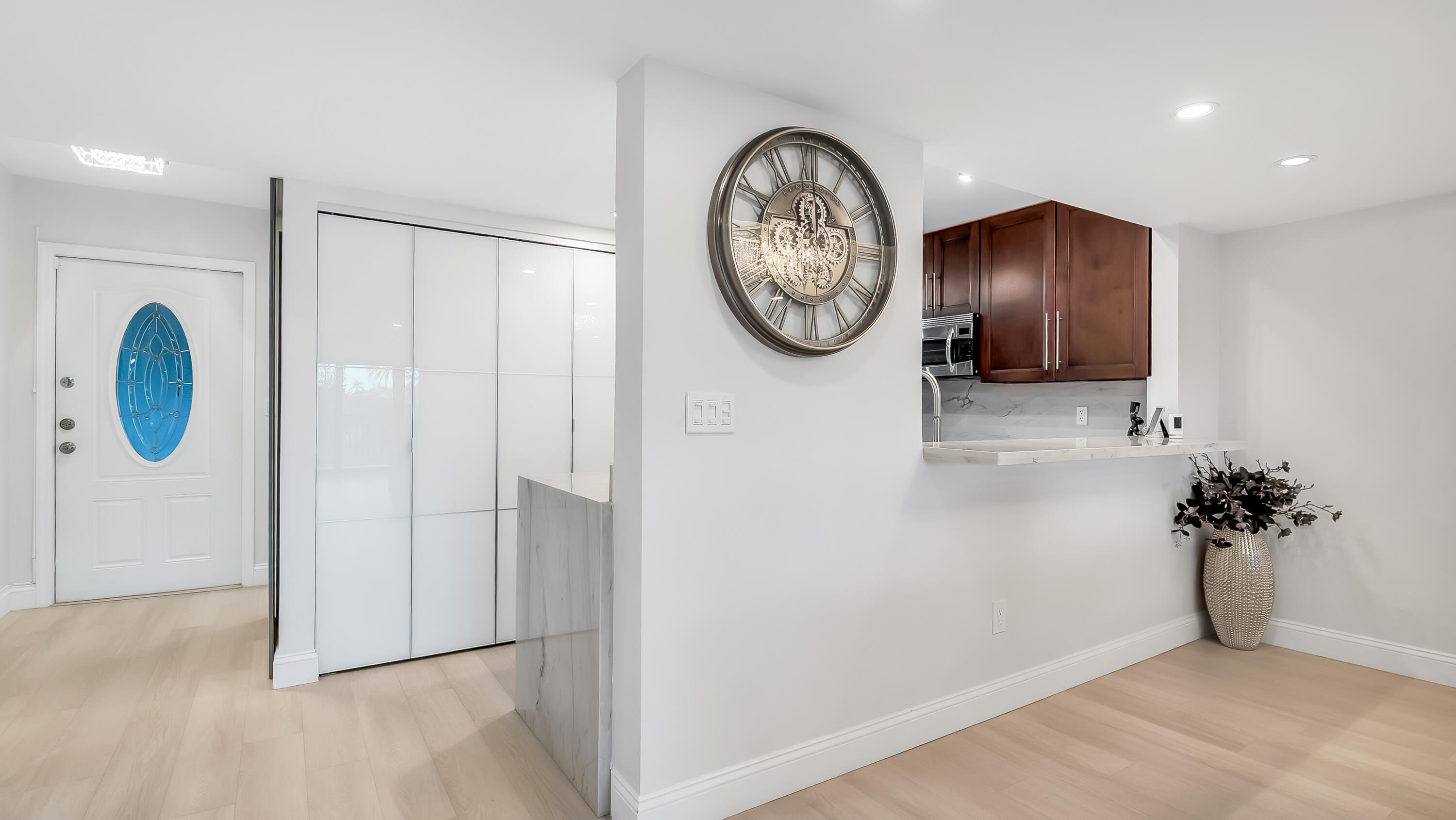 240 Captains Walk 5150