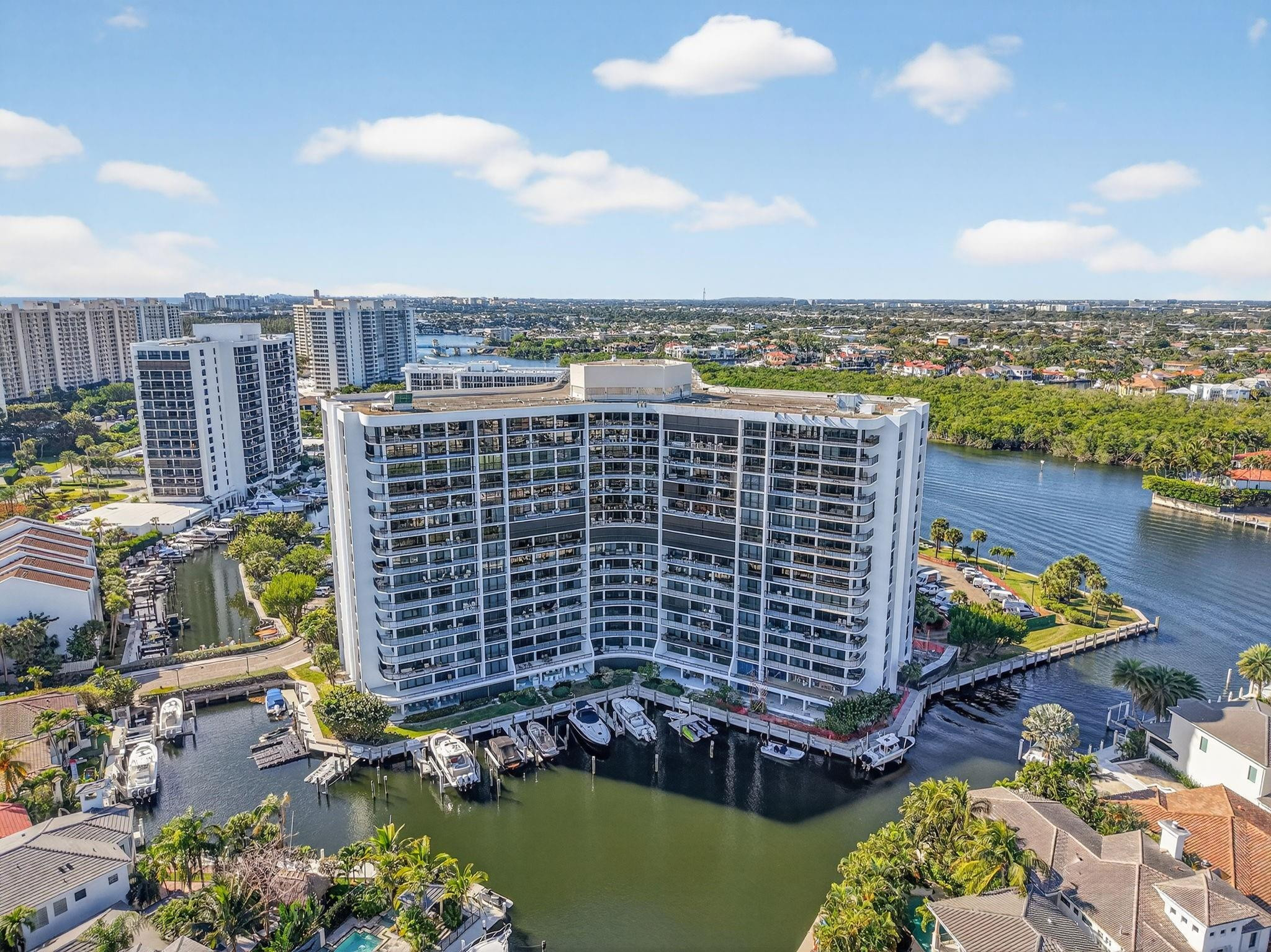 BRAEMAR ISLE - Residential