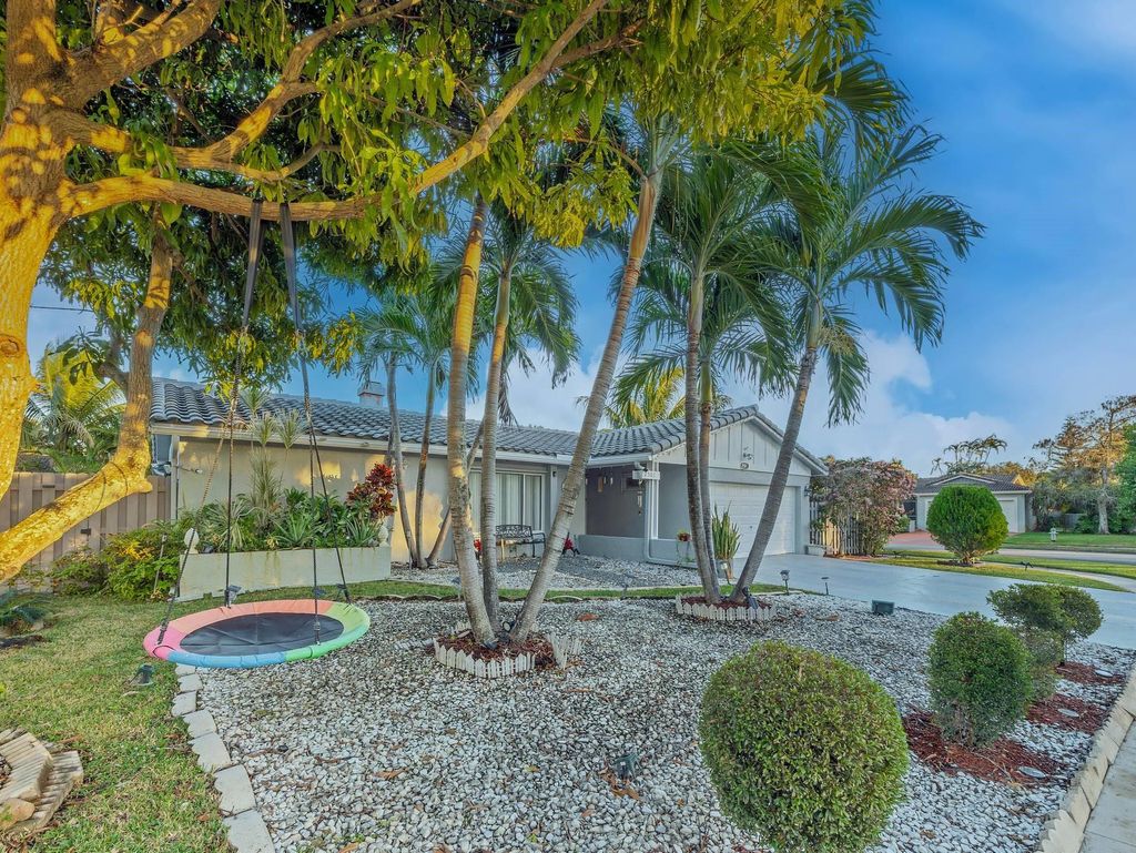 Photo of 2501 NW 98th Way, Coral Springs, FL 33065 (MLS # F10549310)