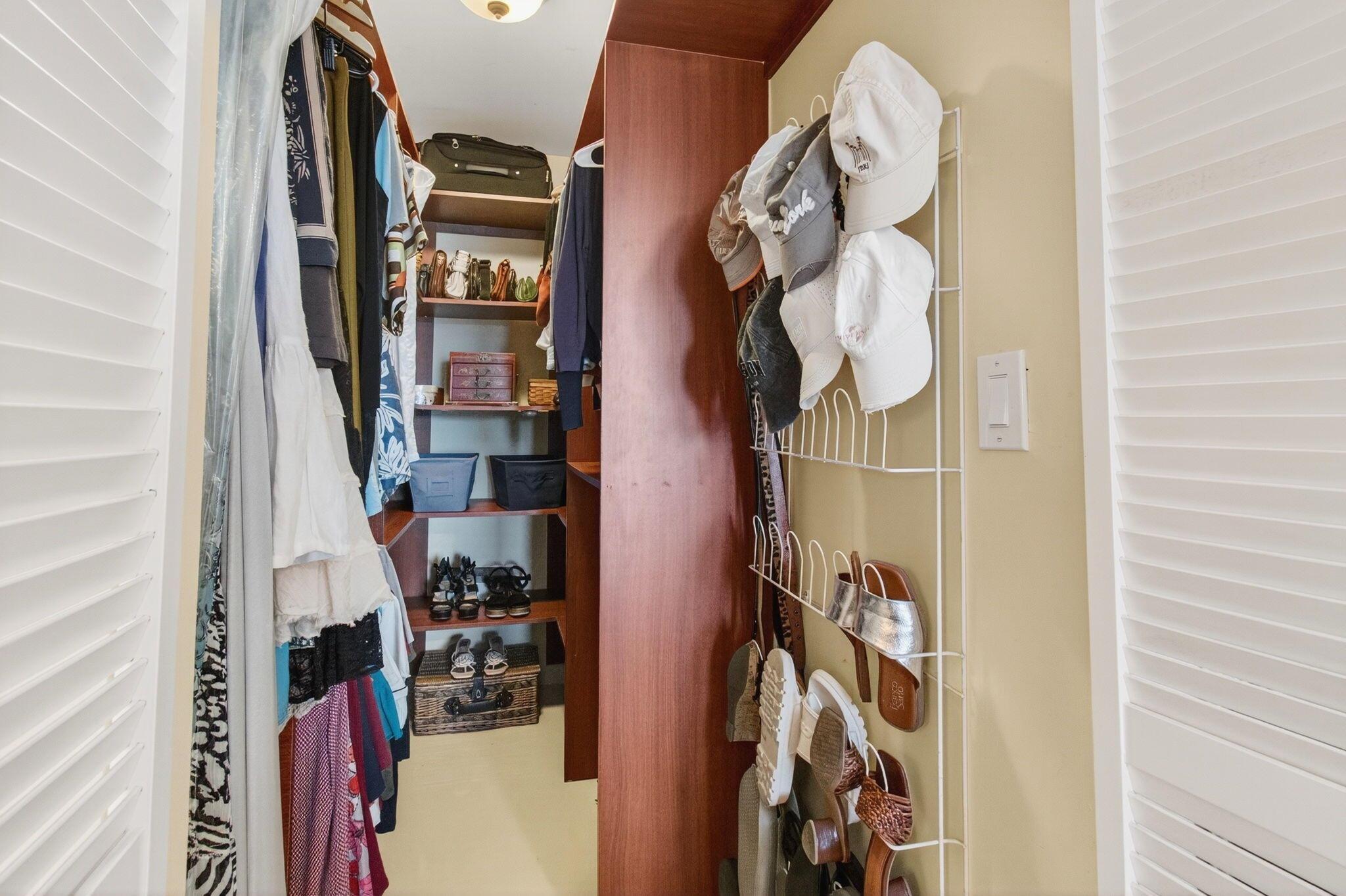 KINGS POINT - Residential