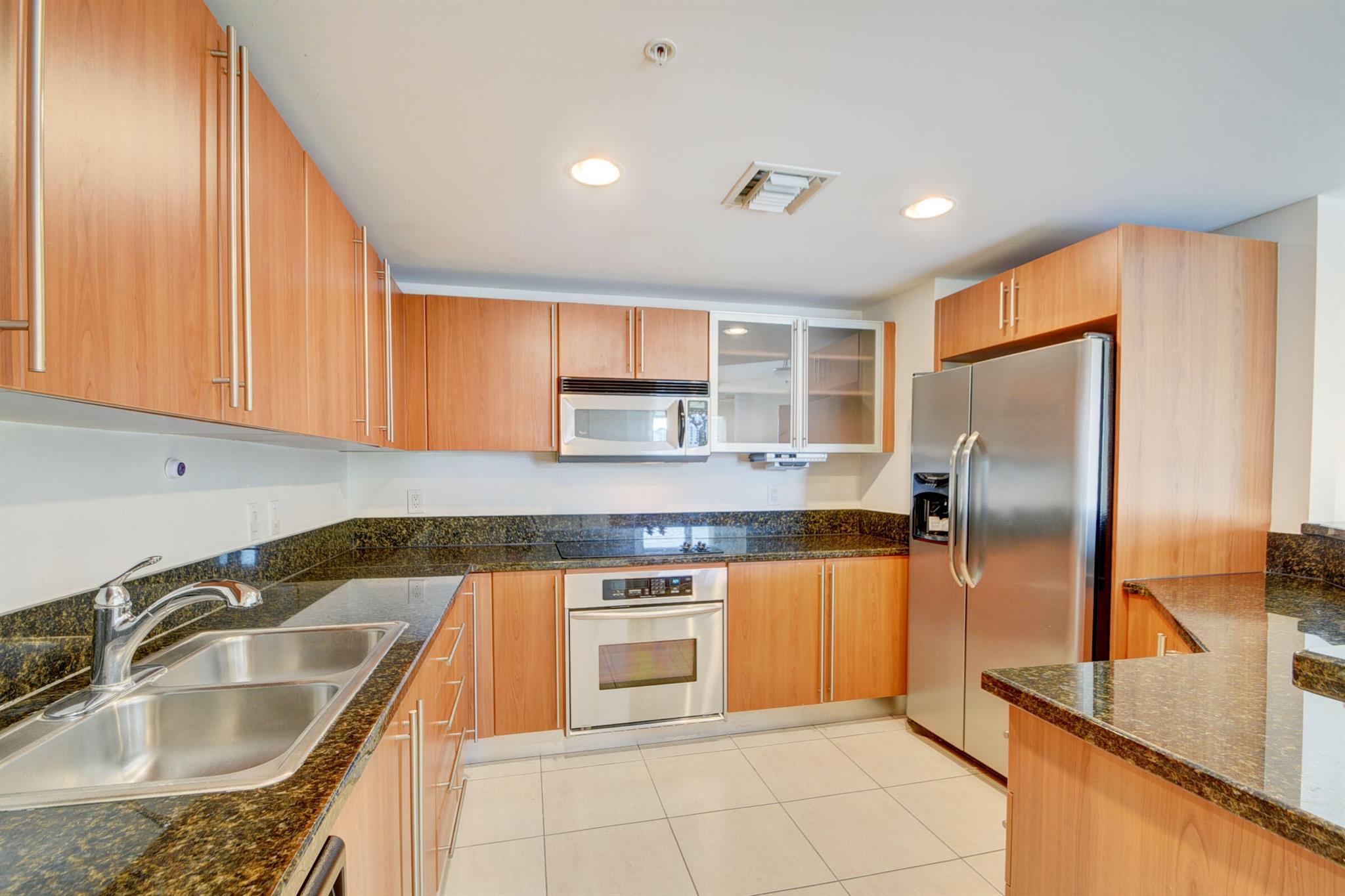 610 Clematis Street 638