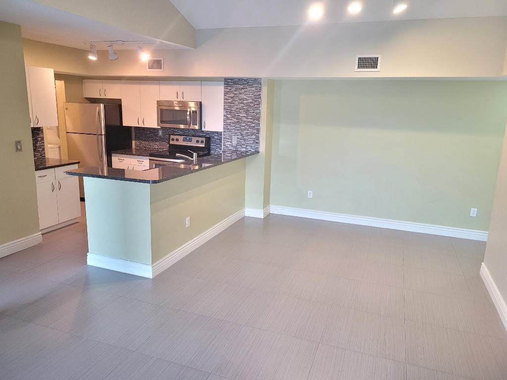 Royal Grand Condo - Residential Lease