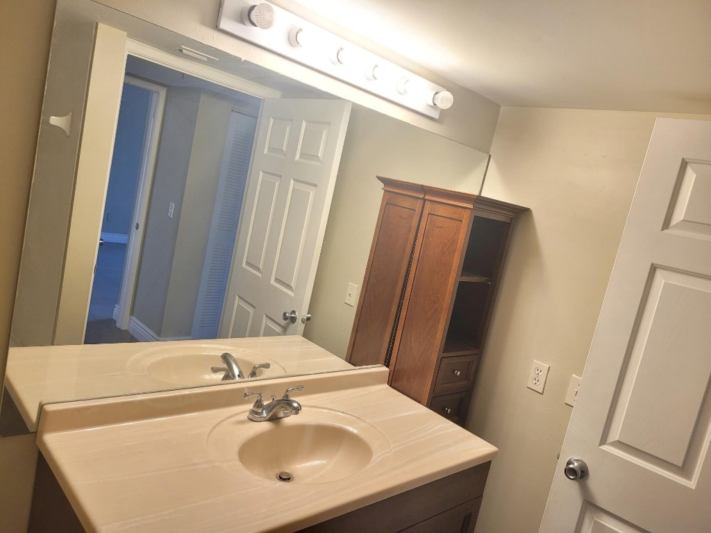 Royal Grand Condo - Residential Lease