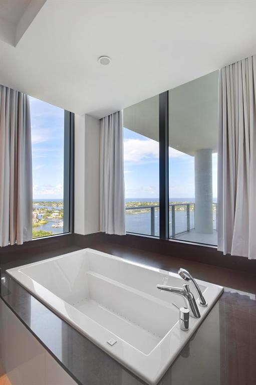 WATER CLUB NORTH PALM BEA - Residential