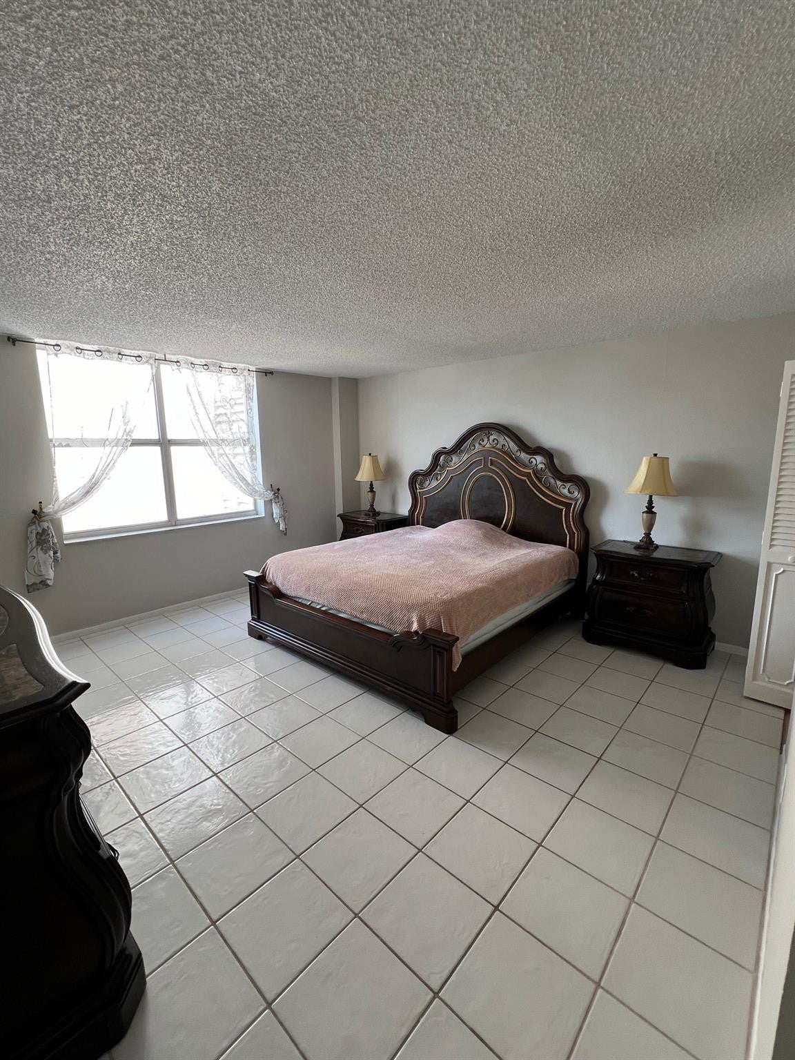 1865 S Ocean Drive 17h