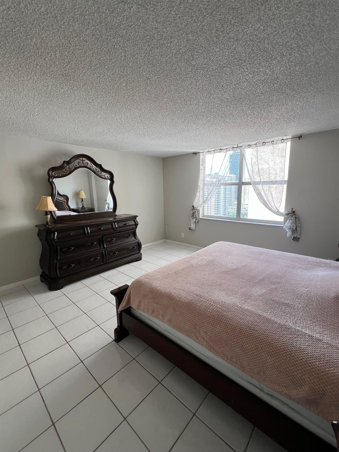 1865 S Ocean Drive 17h