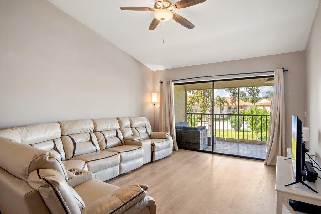 1402 Pinecrest Circle B