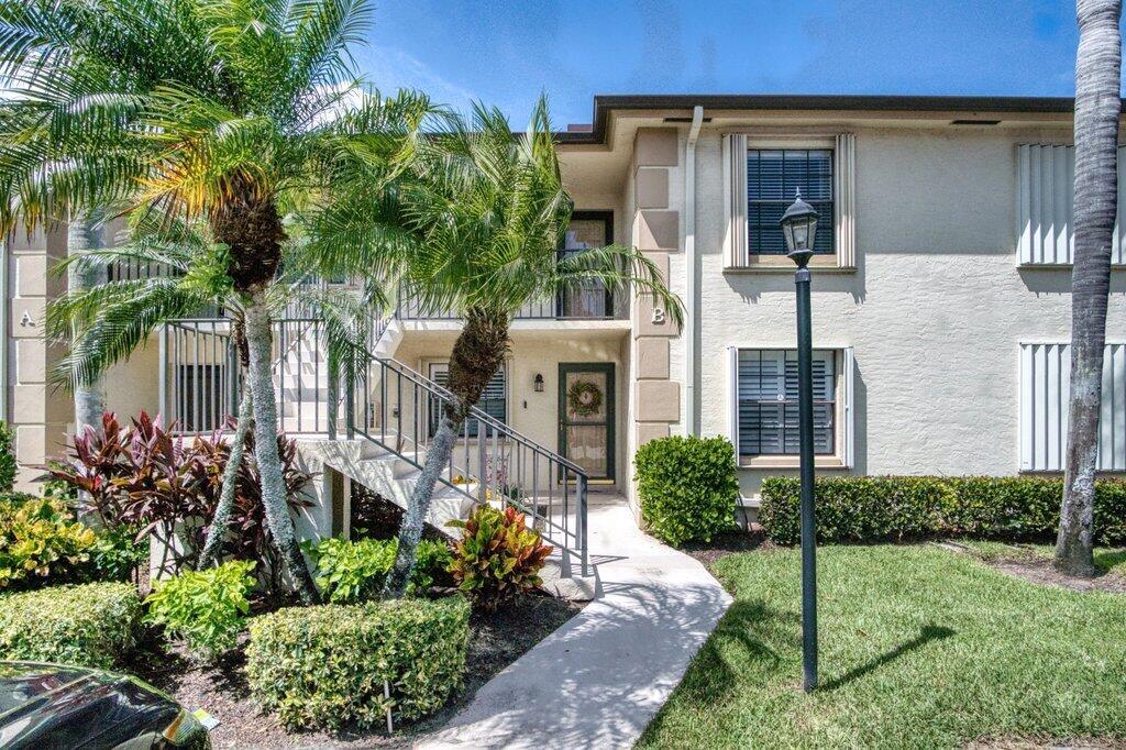 1402 Pinecrest Circle B